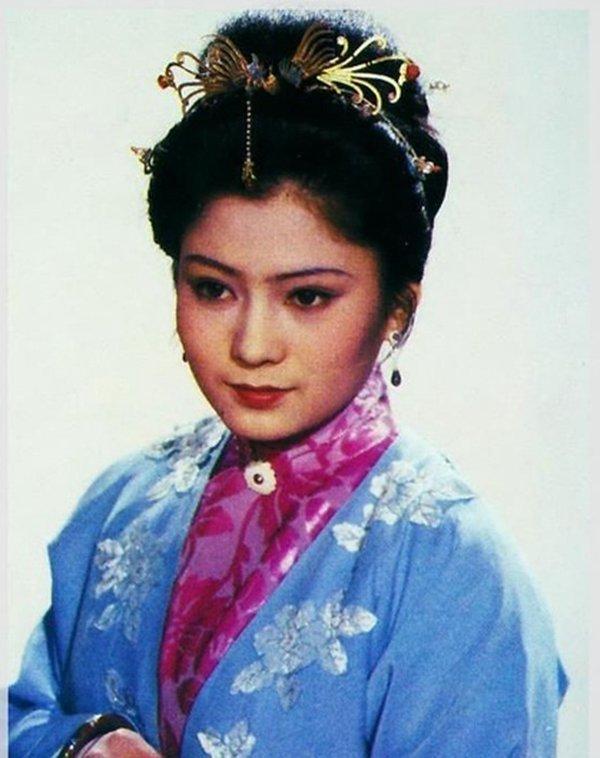 红楼梦中周姨娘是什么样的人贾府底层的小人物好似影子的存在