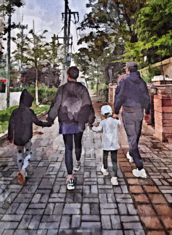 靳东|靳东老婆万圣节化女巫妆，躲黑暗处龇牙大嚎吓俩儿子，场面超欢乐