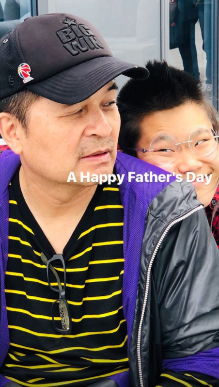 毕福剑|毕福剑23岁女儿另类造型跳舞，曾被批长得丑，却多才多艺