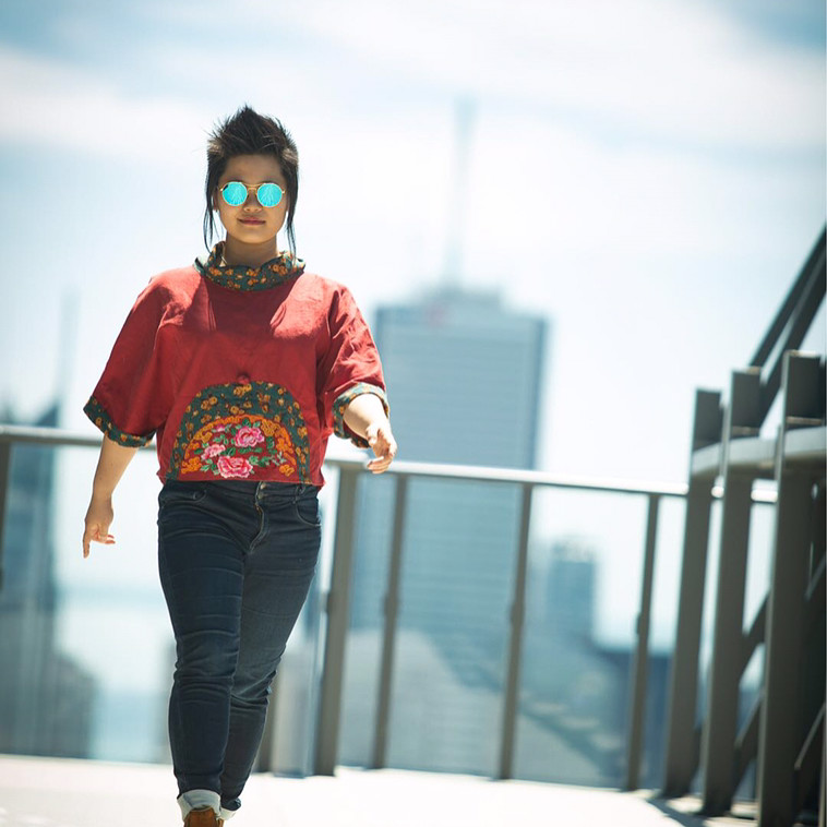 毕福剑|毕福剑23岁女儿另类造型跳舞，曾被批长得丑，却多才多艺