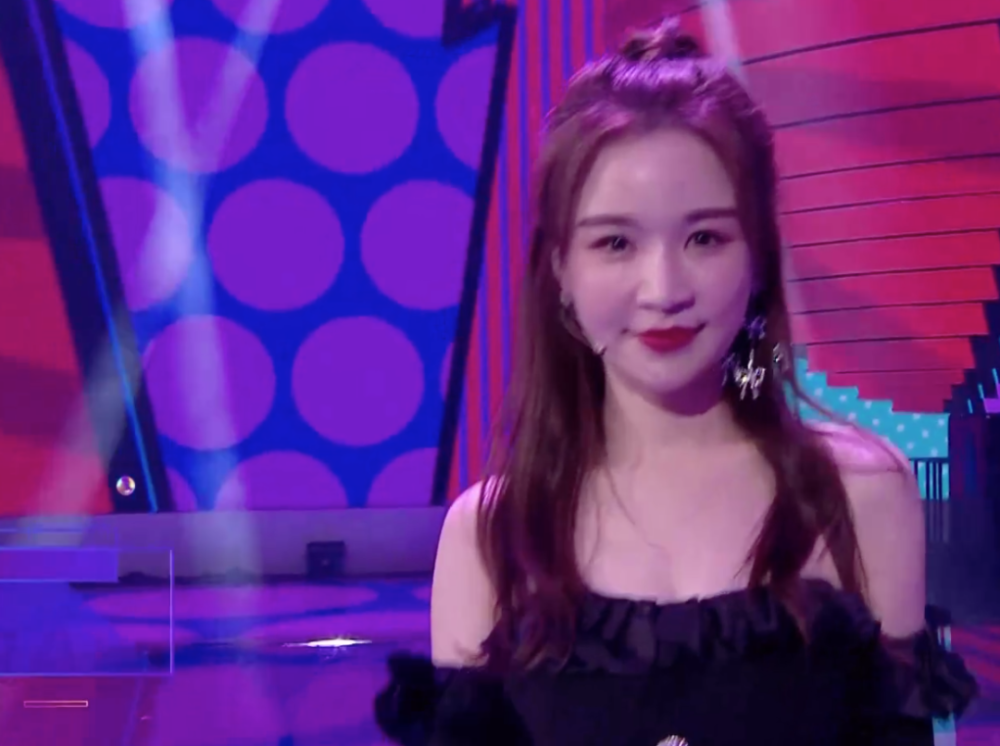 女主持|芒果晚会女星翻车：张靓颖刘海油腻，宋茜像傻姑，女主持又变脸了