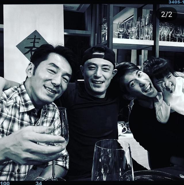 霍建华|霍建华现身陶晶莹生日聚会，笑容灿烂不带老婆，被指没心没肺