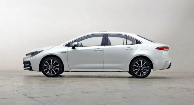 广汽丰田加长版轿车11月发布|一汽丰田|广汽丰田|丰田卡罗拉|雷凌