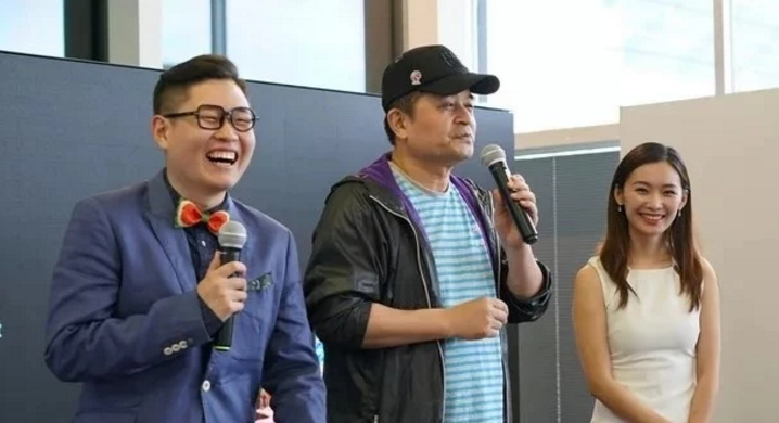 毕福剑|毕福剑23岁女儿另类造型跳舞，曾被批长得丑，却多才多艺