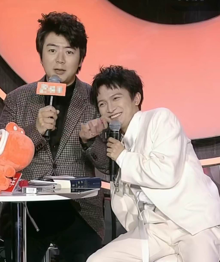 郎朗:孩子的胎教就听听周深的歌吧!网友:买个siri吧!