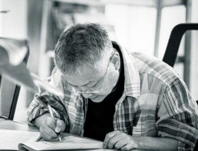 欧阳奋强|“宝玉”欧阳奋强庆“黛玉”陈晓旭冥诞，几人悼念显冷清，已离世14年！