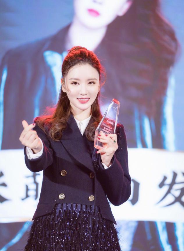 乘风破浪的姐姐|张萌直言：成年人一天睡两三个小时就足够了，真正的拼命三娘