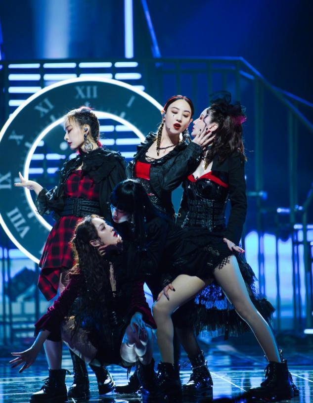 乘风破浪的姐姐|张萌直言：成年人一天睡两三个小时就足够了，真正的拼命三娘