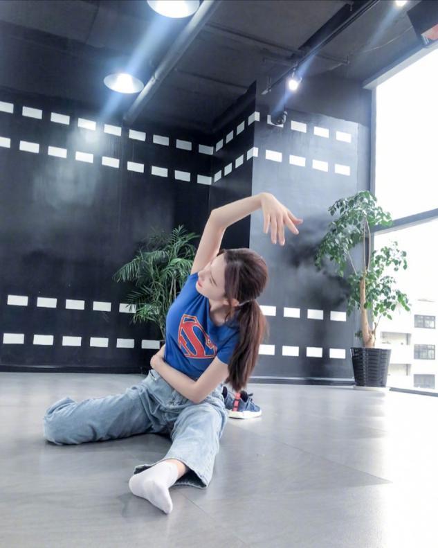 乘风破浪的姐姐|张萌直言：成年人一天睡两三个小时就足够了，真正的拼命三娘