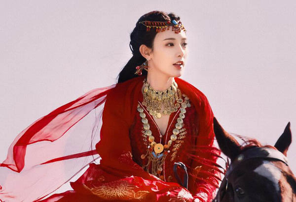 君九龄|《君九龄》官宣剧照，以为男主金瀚已经够丑了，没想到男配更丑