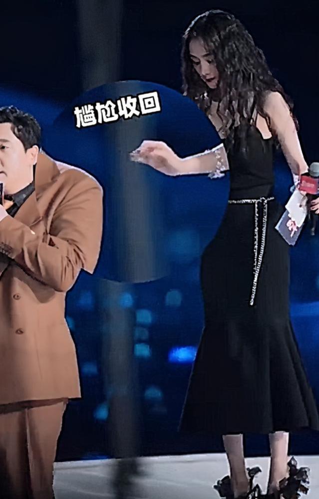 沈腾|沈腾回应不扶杨幂，贾玲高情商打圆场，果然是好了伤疤忘了疼