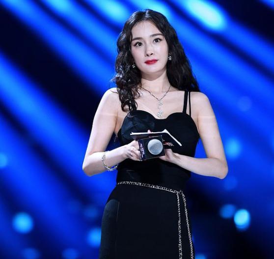 沈腾|沈腾回应不扶杨幂，贾玲高情商打圆场，果然是好了伤疤忘了疼