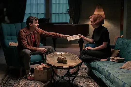 贝丝·哈蒙|跨过人性阴暗、肉食丛林，女弃婴如何站上男性主导的国际象棋界之巅？