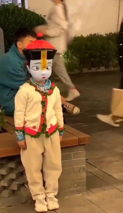 内八"小僵尸",萌版"袁湘琴",这届万圣节,光吃可爱我就能饱