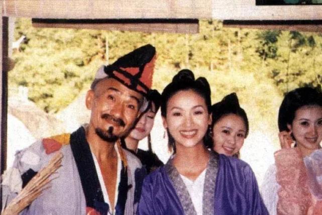 无数网友羡慕他有4个"老婆"|演艺圈|香港电影|洪金宝|麦嘉|新艺城