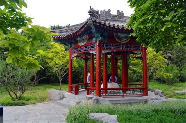 月坛公园|与天坛齐名的北京公园，皇帝来这里拜神，如今门票一元没什么人来