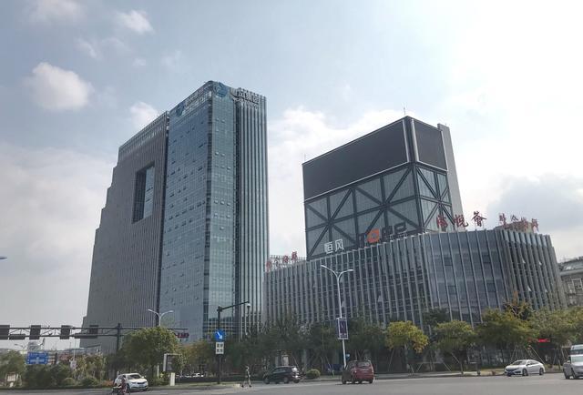 小商品行业为义乌带来了大量的财富,全球最大的快递量正是这座城市