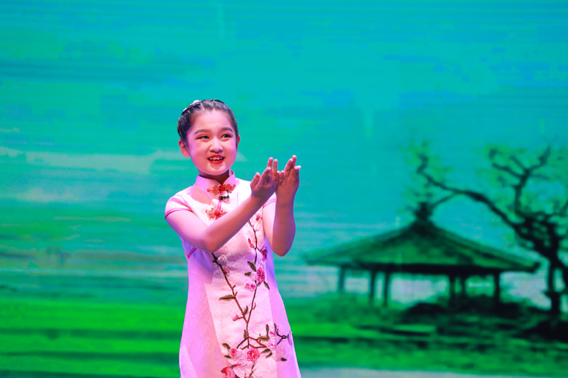 中华|小选手胜出后向对手鞠躬致敬，那是中华传统文化在代代相传