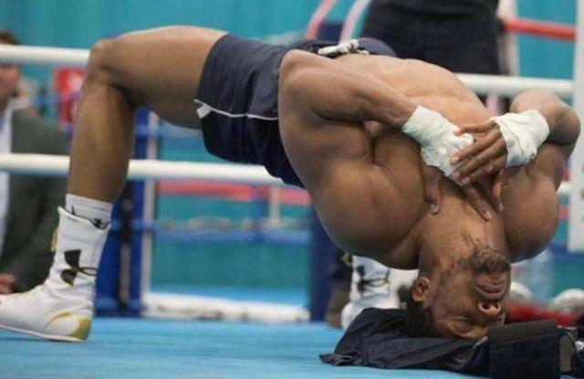 体坛5大"非人类"肌肉:泰森的脖子,奥尼尔的手臂,博尔特的小腿