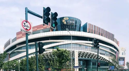 "嘉定市民李先生说道,自从南翔印象城mega开业后,吃饭购物一站式解决