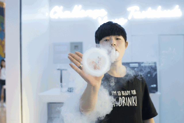 1500亿,全球第一,中国电子烟首富诞生了|思摩尔|陈志平|中国电子烟