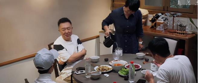 于谦评价吴京谢楠夫妇,表示不再和他们同台,情商高到吴京都笑了