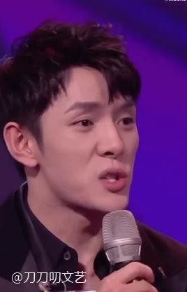 黄晓明|晚会照妖镜：黄晓明暴瘦太憔悴，姚晨粉裙显腰粗，王鸥美瞳忒诡异