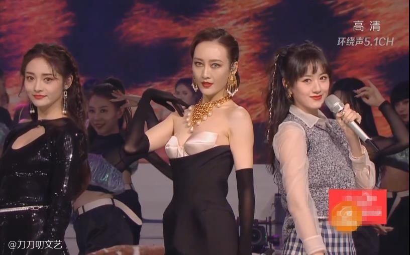 黄晓明|晚会照妖镜：黄晓明暴瘦太憔悴，姚晨粉裙显腰粗，王鸥美瞳忒诡异