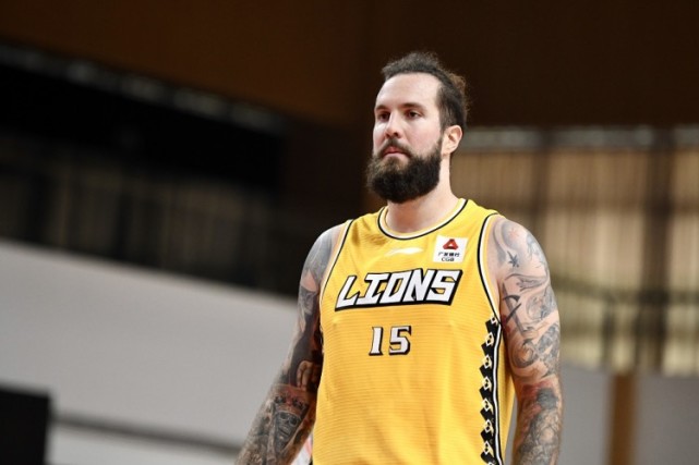 一把好手拉杜利察砍28分18板4助3断关键攻防定胜局