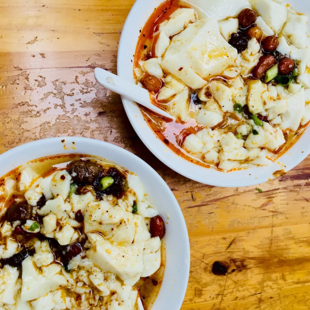 天天红牛杂火锅是广汉的"拿手"火锅向阳的牛杂火锅知名度广得很!