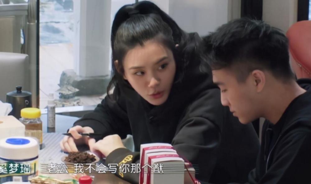 幸福三重奏|看过《幸福三重奏》之后，我大概相信，奚梦瑶何猷君是真爱了