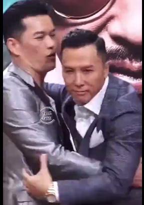 甄子丹|吕良伟甄子丹久违同框，俩人都不像六十多岁，自曝被当作亲家