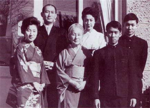 2020日本姓排名_日本人姓名罗马拼音2020年起将用“先姓后名”