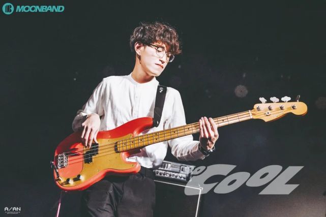 说叁唱肆|无惧限制 玩出年轻味道——闷饼moonband