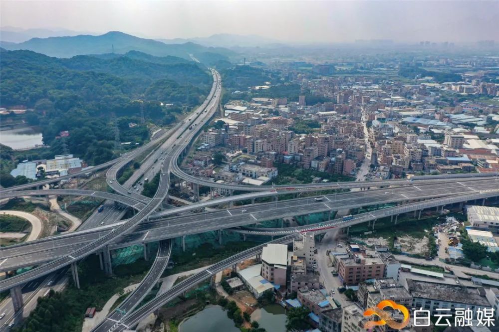花莞高速这个立交段今天通车去白云机场可省近20分钟