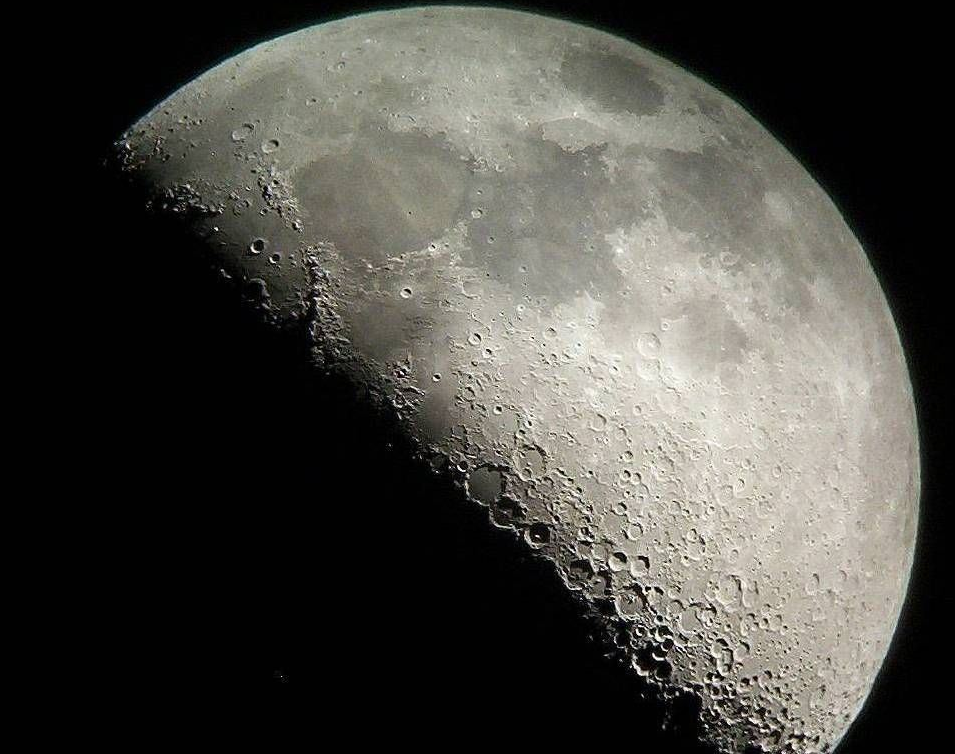 月球|毒性堪比“砒霜”！月球表面什么毒性这么强，影响多大？