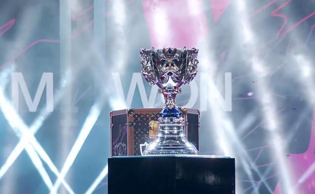 dwg为什么被称为网吧队?他们夺冠的背后,值得所有人的掌声!_腾讯新闻