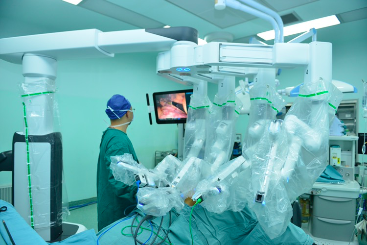 外科手术进入机器人辅助微创腔镜时代湖南省人民医院引进第四代达芬奇