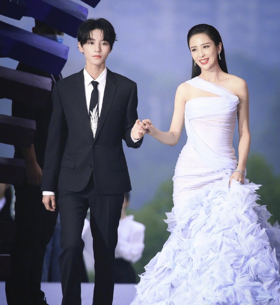 赵丽颖|“豪门姐弟”受追捧，赵丽颖王一博超养眼，舒淇鹿晗贵气逼人