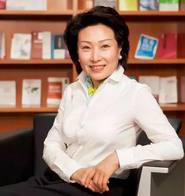 功能"女孩到440亿富豪,一个陕西女人的逆袭|正大制药集团|郑翔玲|谢炳