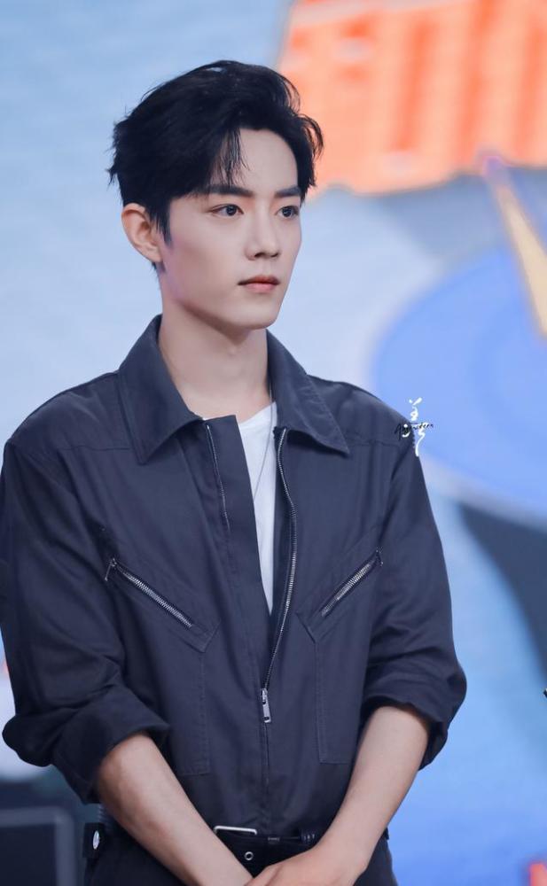 肖战|赵露思表白肖战，团队辟谣却引起肖战粉丝不满，还被网友喷