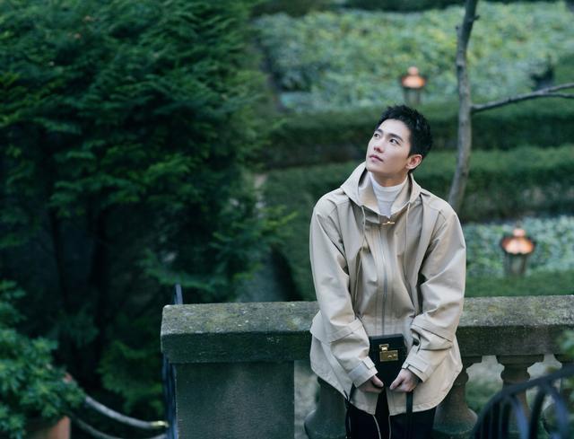 肖战|赵露思表白肖战，团队辟谣却引起肖战粉丝不满，还被网友喷