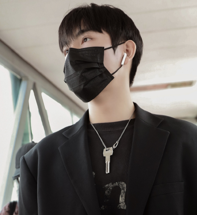 宋威龙|谁说只有飞云系会营业，宋威龙和井柏然也开始了，磕到了！