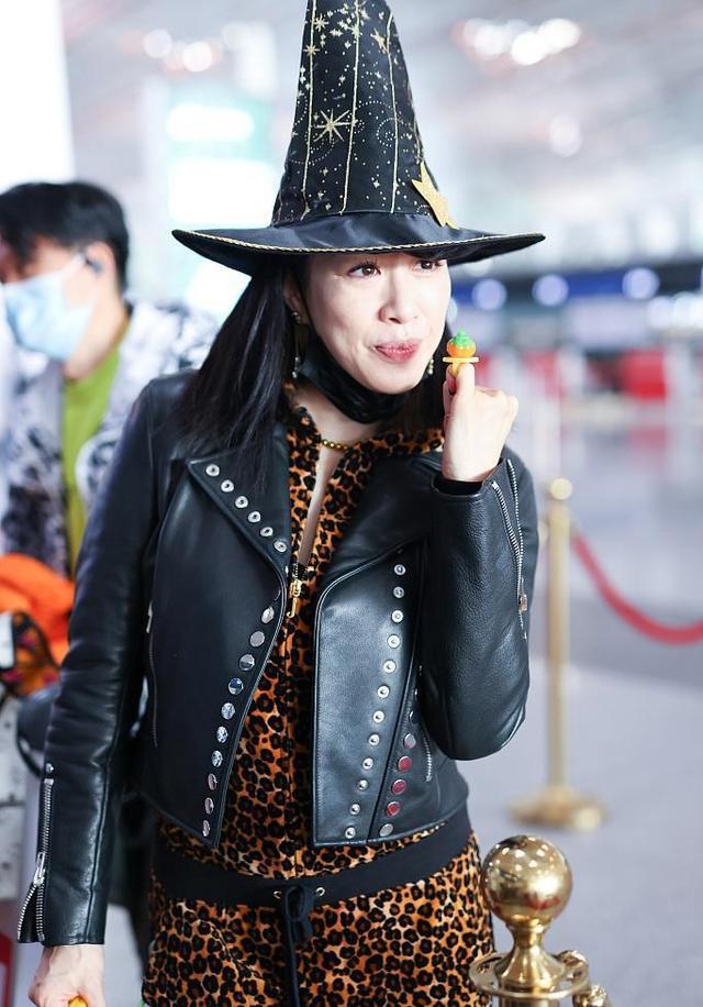 范冰冰|明星过万圣节：范冰冰和昆凌扮魔女，方媛扮水冰月，钟丽缇扮女巫