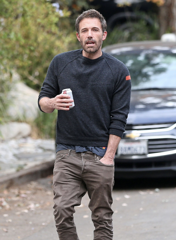 本·阿弗莱克(benaffleck)洛杉矶高清新街拍_腾讯新闻