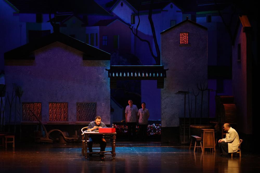 第一书记|第一书记、抗疫医生、新老村民、隐秘战线功勋……这些好戏为何汇聚上海