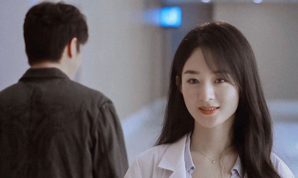 赵丽颖|赵丽颖罗晋同框拍戏，颖宝穿果绿色上衣笑容温婉，罗晋超帅