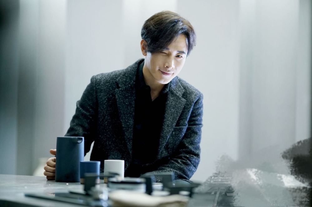 赵丽颖|赵丽颖罗晋同框拍戏，颖宝穿果绿色上衣笑容温婉，罗晋超帅