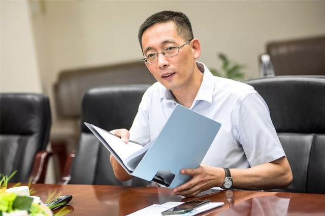 院士|他是“当代钱学森”，放弃美国光环，祖父今年109岁是中科院士