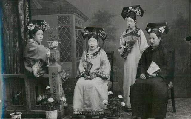 清朝同治十一年,年仅16岁的敬懿皇贵妃参加了八旗选秀,在这次选秀中